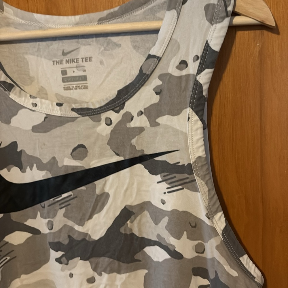 Nike Gray Camo Tank Top size small - Picture 4 of 5